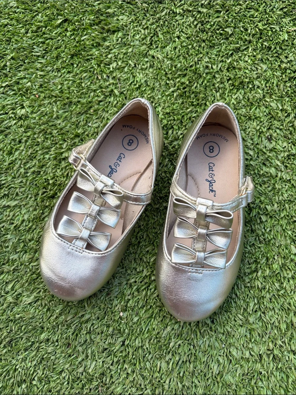 Cat & Jack Girls' Metallic Gold Bow Mary Jane Shoes size 8